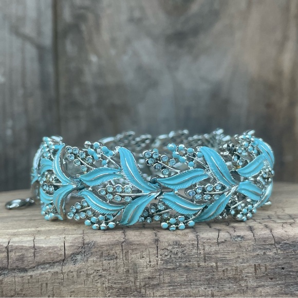 Coro Enamel & Rhinestone Brooch & Bracelet Set Pastel Blue - Picture 8 of 15